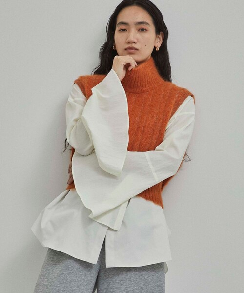 CITY TOKYO（シティトウキョウ）の「フレアスリーブレイヤード配色シャツ（シャツ/ブラウス・レディース・グレイッシュベージュ/ホワイト・FREE）」の7枚目の写真