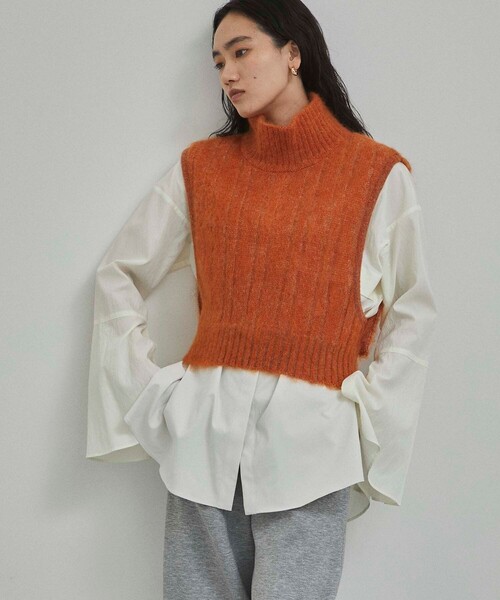 CITY TOKYO（シティトウキョウ）の「フレアスリーブレイヤード配色シャツ（シャツ/ブラウス・レディース・グレイッシュベージュ/ホワイト・FREE）」の8枚目の写真