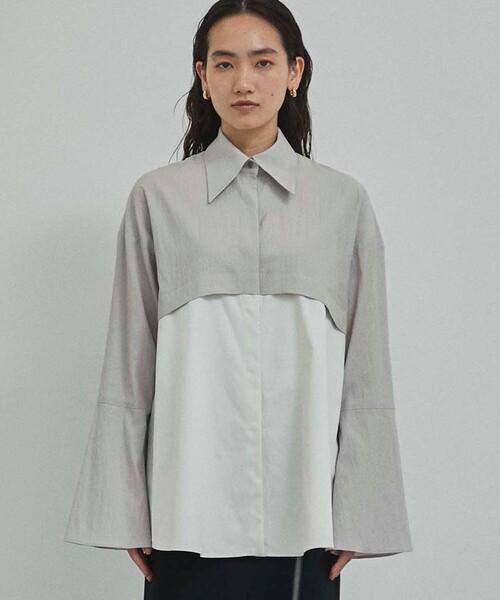 CITY TOKYO（シティトウキョウ）の「フレアスリーブレイヤード配色シャツ（シャツ/ブラウス・レディース・グレイッシュベージュ/ホワイト・FREE）」の9枚目の写真