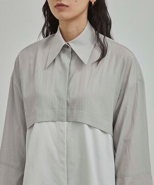 CITY TOKYO（シティトウキョウ）の「フレアスリーブレイヤード配色シャツ（シャツ/ブラウス・レディース・グレイッシュベージュ/ホワイト・FREE）」の12枚目の写真