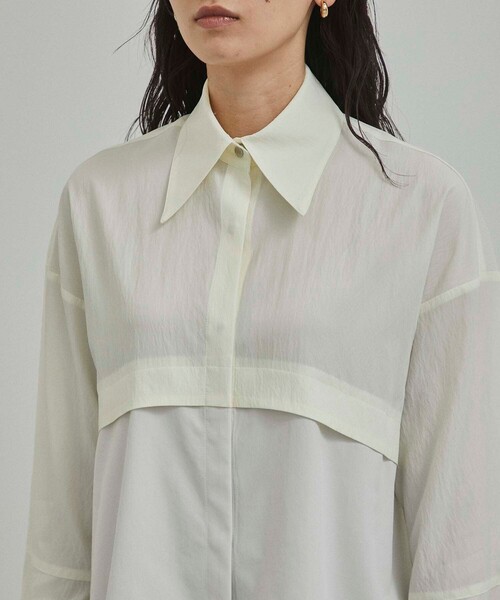 CITY TOKYO（シティトウキョウ）の「フレアスリーブレイヤード配色シャツ（シャツ/ブラウス・レディース・グレイッシュベージュ/ホワイト・FREE）」の21枚目の写真