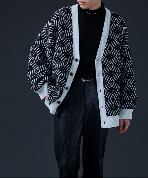 Ellno Loset(エルノロゼット)の「ジャガードニットカーディガン(カーディガン/ボレロ・メンズ・ブラック/グリーン・FREE)」の3枚目の写真