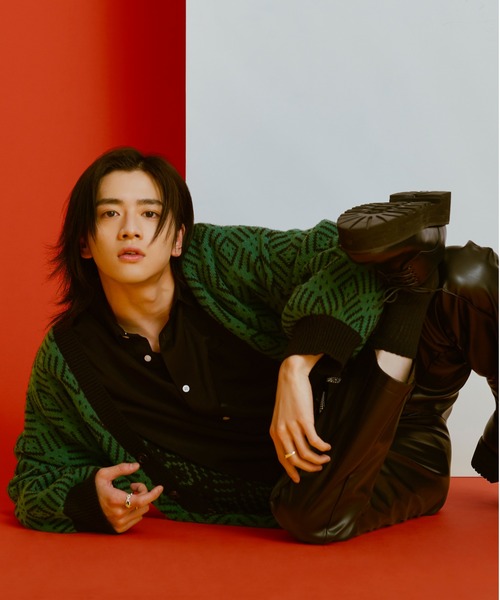 Ellno Loset(エルノロゼット)の「ジャガードニットカーディガン(カーディガン/ボレロ・メンズ・ブラック/グリーン・FREE)」の17枚目の写真