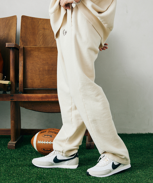JOURNAL STANDARD relume(ジャーナルスタンダード レリューム)の「Relume Sports Wear 420g オーバーサイズ スウェットパンツ(スウェットパンツ・メンズ・ネイビー/ナチュラル/グリーン・LARGE/MEDIUM)」の4枚目の写真