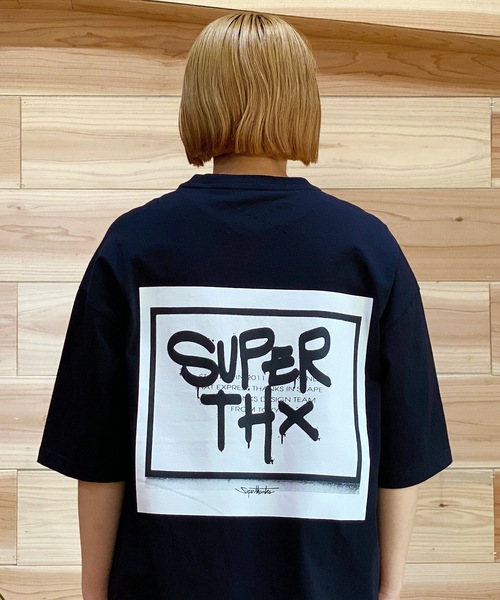SUPERTHANKS（スーパーサンクス）の「ワンポイント＆バックプリントビッグシルエットTシャツ（ユニセックス）（Tシャツ/カットソー・メンズ・ホワイト/ブラック/ミント・M/L/S）」の2枚目の写真