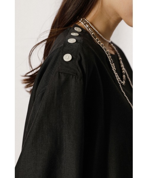 crie conforto（クリーコンフォルト）の「ショルダー釦ブラウス（シャツ/ブラウス・レディース・ブラック/オフホワイト/イエロー・SMALL/MEDIUM）」の9枚目の写真