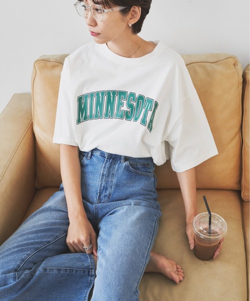 Auntie Rosa Holiday(アンティローザホリデー)の「アーチロゴカレッジプリントT(Tシャツ/カットソー・レディース・チャコールグレー/グレー/オフホワイト/グリーン・FREE)」の17枚目の写真