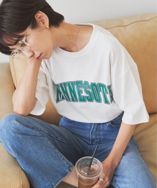 Auntie Rosa Holiday(アンティローザホリデー)の「アーチロゴカレッジプリントT(Tシャツ/カットソー・レディース・チャコールグレー/グレー/オフホワイト/グリーン・FREE)」の16枚目の写真