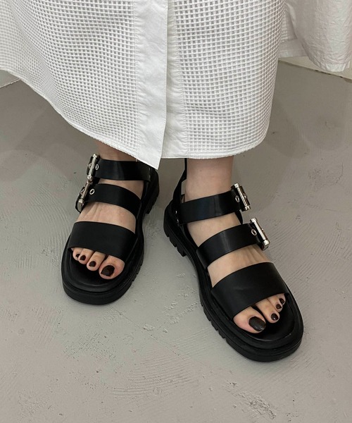 CAPRICIEUX LE'MAGE(カプリシューレマージュ)の「トラックソールベルテッドサンダル(サンダル・レディース・アイボリー/ブラック・38/36)」の8枚目の写真