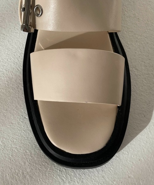 CAPRICIEUX LE'MAGE(カプリシューレマージュ)の「トラックソールベルテッドサンダル(サンダル・レディース・アイボリー/ブラック・38/36)」の13枚目の写真