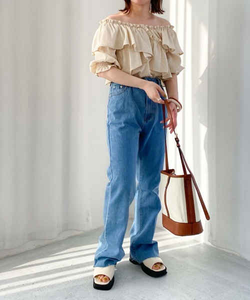 archives(アルシーヴ)の「クロスラッフルブラウス(シャツ/ブラウス・レディース・ブラック/ベージュ/オフホワイト・MEDIUM)」の7枚目の写真