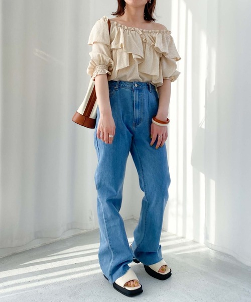 archives(アルシーヴ)の「クロスラッフルブラウス(シャツ/ブラウス・レディース・ブラック/ベージュ/オフホワイト・MEDIUM)」の18枚目の写真