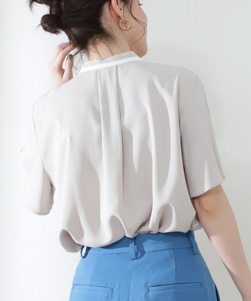 N.（N. Natural Beauty Basic）（エヌエヌナチュラルビューティーベーシック）の「◆バイカラーリボンブラウス（Tシャツ/カットソー・レディース・ブラック系その他/ライトベージュ/ナチュラル・MEDIUM）」の10枚目の写真