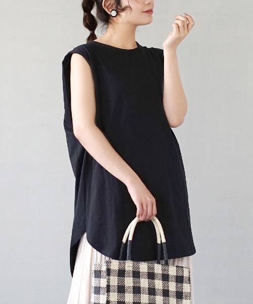 e-zakkamania stores(イーザッカマニアストアーズ)の「ノースリーブ コットンカットソー(Tシャツ/カットソー・レディース・オフホワイト/ブラック/ワインレッド/グレイッシュベージュ/ダークラベンダー・M)」の2枚目の写真