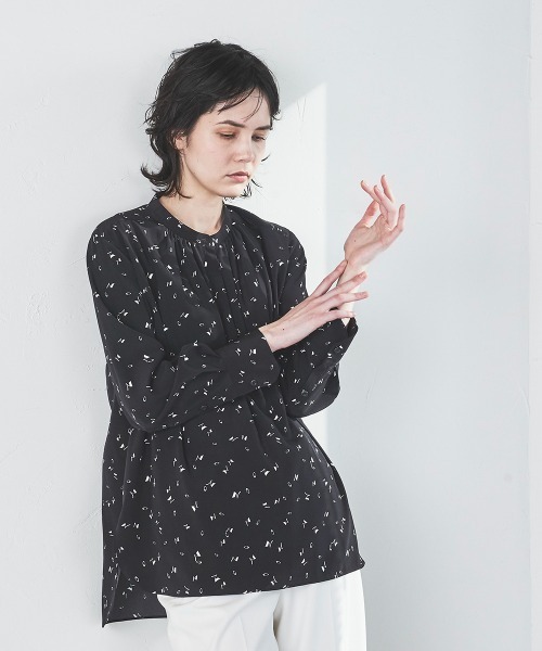 la.f…(ラエフ)の「【20周年限定アイテム】プリントバンドカラーシャツ(シャツ/ブラウス・レディース・ホワイト系その他/ブラック系その他・9号/7号)」の1枚目の写真