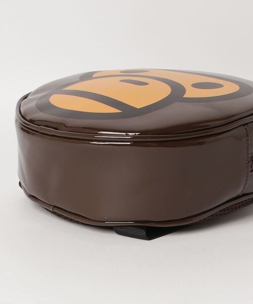 A BATHING APE（アベイシングエイプ）の「BABY MILO FACE DAY PACK K（バックパック/リュック・キッズ・ブラウン・FREE）」の2枚目の写真