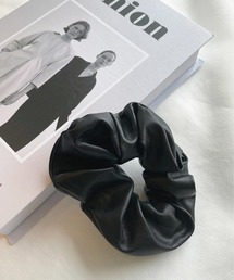 Meli rich（メリーリッチ）の「フェイクレザーシュシュ（シュシュ・レディース）」