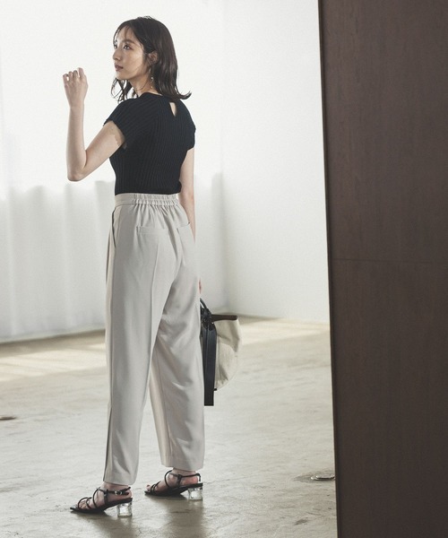 Andemiu(アンデミュウ)の「ハイウエストカラースリットパンツ285899(スラックス・レディース・グレー/グリーン/アイボリー・FREE)」の7枚目の写真