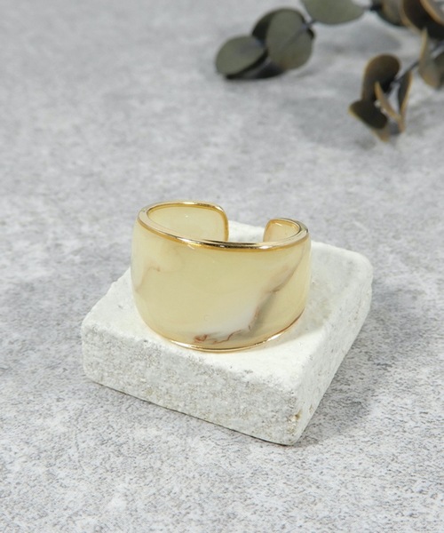 The Rule(ザルール)の「The Rule ザルール:UNCHANGED staple ring:マーブル柄オープンワイドリング(リング・レディース・ベージュ/ブラウン/グリーン/ブルー/アイボリー・FREE)」の4枚目の写真