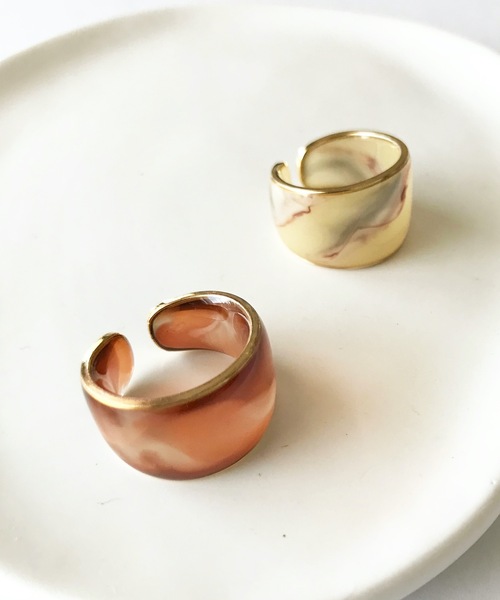 The Rule(ザルール)の「The Rule ザルール:UNCHANGED staple ring:マーブル柄オープンワイドリング(リング・レディース・ベージュ/ブラウン/グリーン/ブルー/アイボリー・FREE)」の6枚目の写真