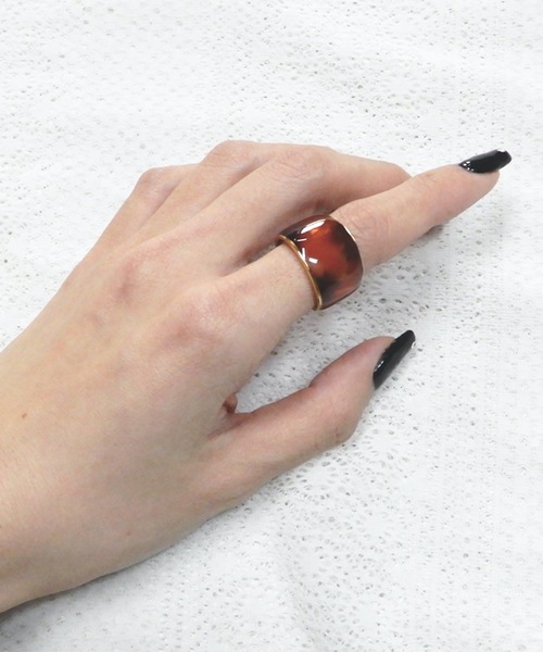 The Rule(ザルール)の「The Rule ザルール:UNCHANGED staple ring:マーブル柄オープンワイドリング(リング・レディース・ベージュ/ブラウン/グリーン/ブルー/アイボリー・FREE)」の11枚目の写真