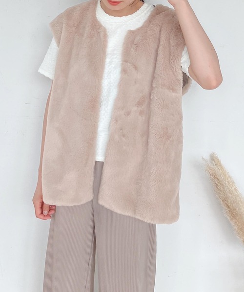 AS KNOW AS plus（アズノゥアズプラス）の「♪さらりと フェイクファーベスト　【2022AWアイテム】（ベスト・レディース・ベージュ/ブラウン/ピンク/アイボリー・FREE）」の5枚目の写真