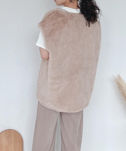 AS KNOW AS plus（アズノゥアズプラス）の「♪さらりと フェイクファーベスト　【2022AWアイテム】（ベスト・レディース・ベージュ/ブラウン/ピンク/アイボリー・FREE）」の10枚目の写真