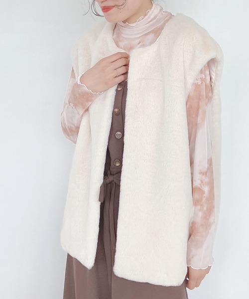 AS KNOW AS plus（アズノゥアズプラス）の「♪さらりと フェイクファーベスト　【2022AWアイテム】（ベスト・レディース・ベージュ/ブラウン/ピンク/アイボリー・FREE）」の18枚目の写真