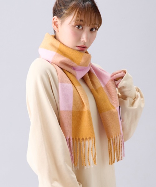 estaa(エスタ)の「とろーりマフラー ”カジュアルチェック”(マフラー・レディース・オフホワイト/サックスブルー/キャメル/ダークブルー/ネイビー×ホワイト/アイボリー/ブラウン/ブラック×ホワイト/ライトオレンジ系/ネイビー/ピンク/グレー×サックスブルー/オートミール/サンドベージュ/ミント/ライトグレー/グレー/インディゴブルー/ベージュ・FREE)」の20枚目の写真