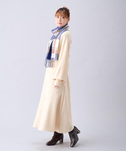 estaa(エスタ)の「とろーりマフラー ”カジュアルチェック”(マフラー・レディース・オフホワイト/サックスブルー/キャメル/ダークブルー/ネイビー×ホワイト/アイボリー/ブラウン/ブラック×ホワイト/ライトオレンジ系/ネイビー/ピンク/グレー×サックスブルー/オートミール/サンドベージュ/ミント/ライトグレー/グレー/インディゴブルー/ベージュ・FREE)」の18枚目の写真