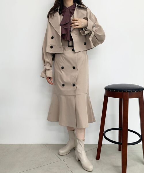 MAJESTIC LEGON(マジェスティックレゴン)の「クラシックトレンチワンピース(ワンピース・レディース・ブラック/ベージュ/ブラウン・SMALL/MEDIUM)」の21枚目の写真