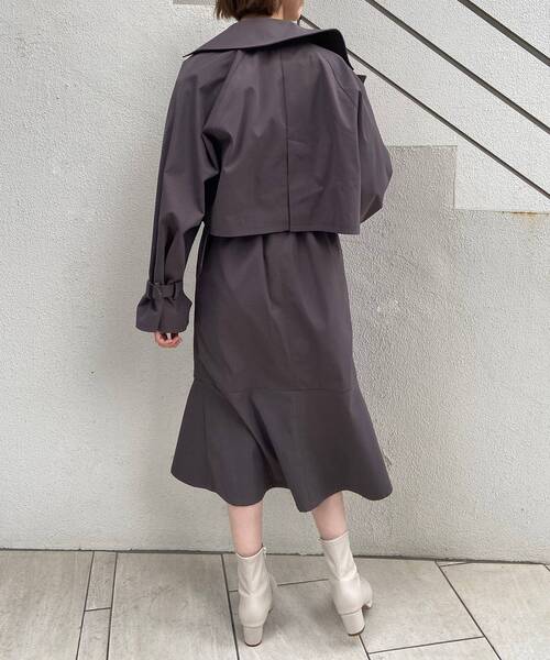 MAJESTIC LEGON(マジェスティックレゴン)の「クラシックトレンチワンピース(ワンピース・レディース・ブラック/ベージュ/ブラウン・SMALL/MEDIUM)」の22枚目の写真