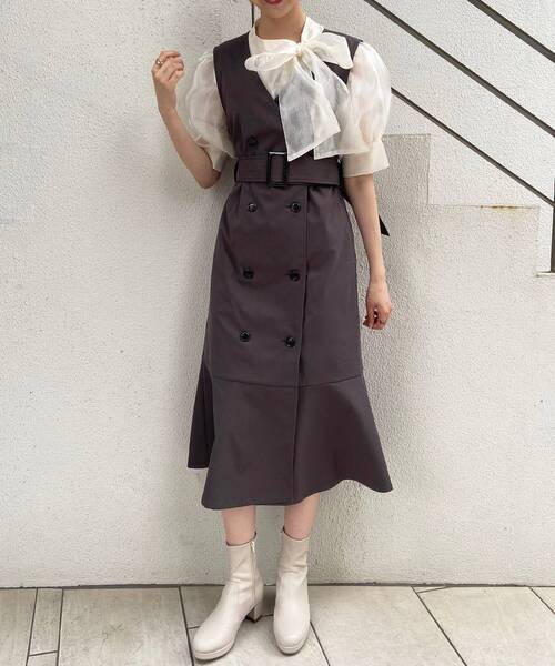 MAJESTIC LEGON(マジェスティックレゴン)の「クラシックトレンチワンピース(ワンピース・レディース・ブラック/ベージュ/ブラウン・SMALL/MEDIUM)」の6枚目の写真