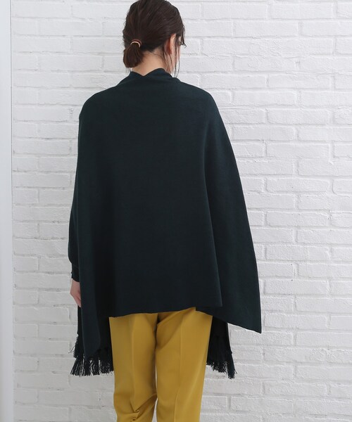 SHOO・LA・RUE(シューラルー)の「◆体系カバーが叶う!フリンジ ポンチョ カーディガン(ポンチョ・レディース・ブラック/ダークグリーン/ライトベージュ/ダークオレンジ・00)」の7枚目の写真