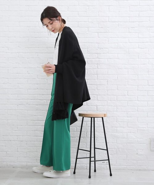 SHOO・LA・RUE(シューラルー)の「◆体系カバーが叶う!フリンジ ポンチョ カーディガン(ポンチョ・レディース・ブラック/ダークグリーン/ライトベージュ/ダークオレンジ・00)」の15枚目の写真