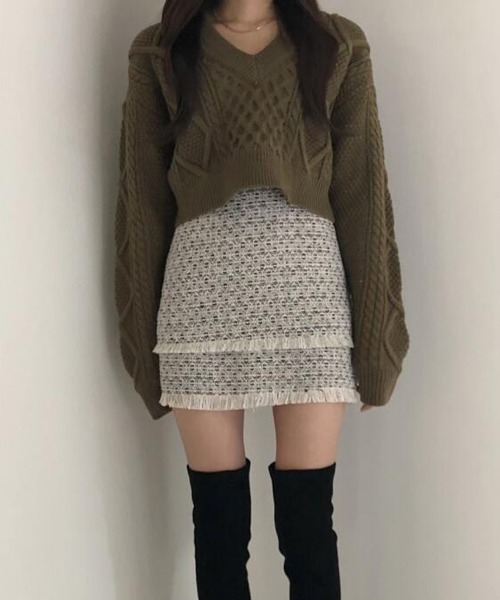 Nia（ニア）の「Nia(ニア)/ショート丈 バックリボン ケーブルニット（ニット/セーター・レディース・ブラック/カーキ/アイボリー・FREE）」の8枚目の写真