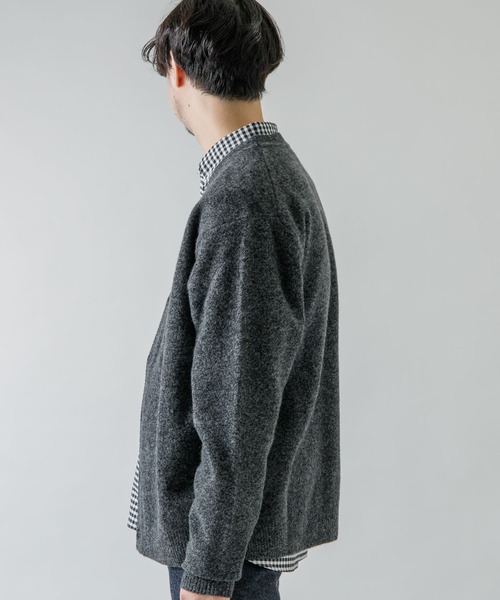 URBAN RESEARCH ROSSO MEN(アーバンリサーチロッソメン)の「メランジソフトウールニットカーディガン(カーディガン/ボレロ・メンズ・ネイビー/ブラック/ベージュ・MEDIUM/LARGE)」の16枚目の写真