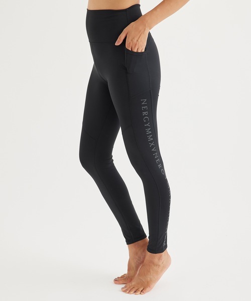 NERGY(ナージー)の「【UV】CREORA サイドローマンプリントスポーツレギンス(レギンス/スパッツ・レディース・ブラック/ピンク・L/M/S)」の6枚目の写真