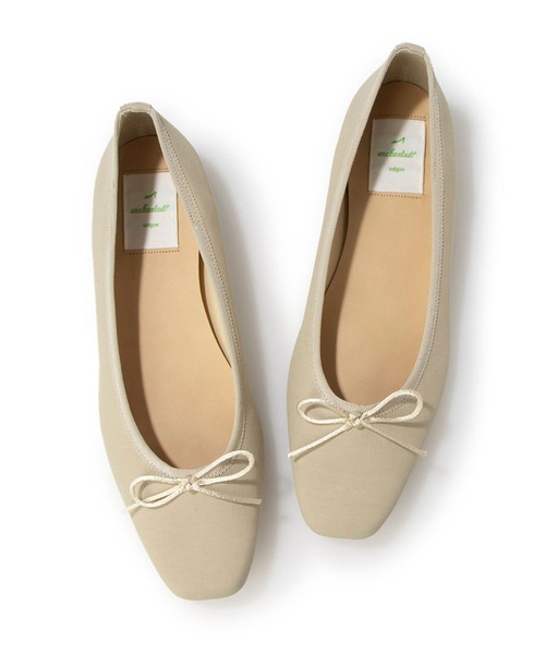 enchanted（エンチャンテッド）の「《晴雨兼用》撥水オニベジスクエアバレエシューズ（パンプス・レディース・カーキ/イエロー/ブラック/ベージュ/パープル/ネイビー・35/36/37/38/39/40）」の2枚目の写真