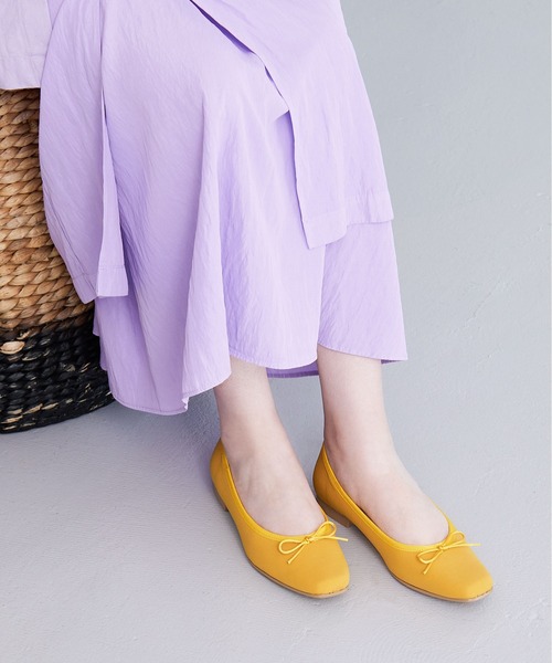 enchanted（エンチャンテッド）の「《晴雨兼用》撥水オニベジスクエアバレエシューズ（パンプス・レディース・カーキ/イエロー/ブラック/ベージュ/パープル/ネイビー・35/36/37/38/39/40）」の6枚目の写真