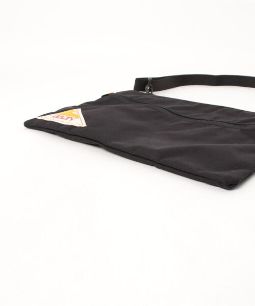 KELTY（ケルティ）の「【KELTY/ケルティ】ナイロンサコッシュ　フラットポーチM / VINTAGE FLAT POUCH M（ショルダーバッグ・メンズ・ダークグレー/モカ/タン/ブラック/オリーブ/ブラウン系その他/セージグリーン/ネイビー/マスタード・FREE）」の10枚目の写真