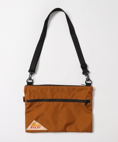KELTY（ケルティ）の「【KELTY/ケルティ】ナイロンサコッシュ　フラットポーチM / VINTAGE FLAT POUCH M（ショルダーバッグ・メンズ・ダークグレー/モカ/タン/ブラック/オリーブ/ブラウン系その他/セージグリーン/ネイビー/マスタード・FREE）」の4枚目の写真