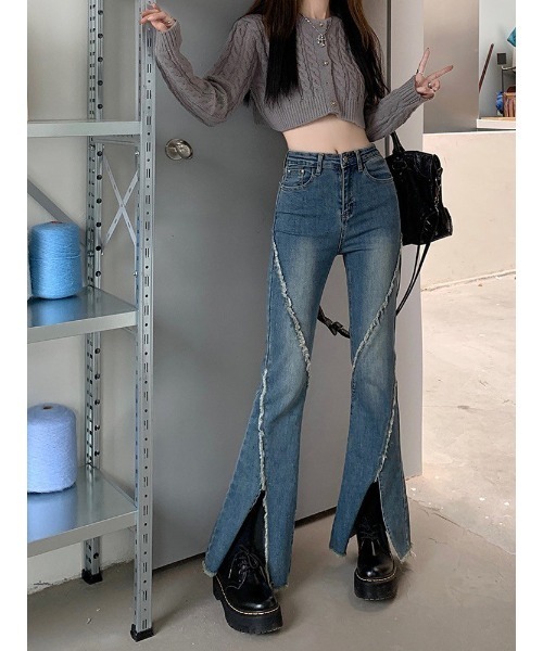 SpRay（スプレイ）の「デニムフリンジセミフレアパンツ（デニムパンツ・レディース・ブルー/ネイビー・SMALL/MEDIUM）」の7枚目の写真