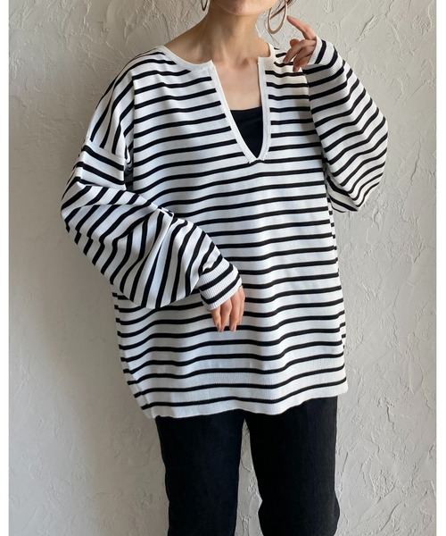 She's Closet(シーズクローゼット)の「ビッグシルエット深Vネックボーダー長袖プルオーバースポンディッシュニット(ニット/セーター・レディース・オフホワイト/ピンク/グリーン・FREE)」の6枚目の写真
