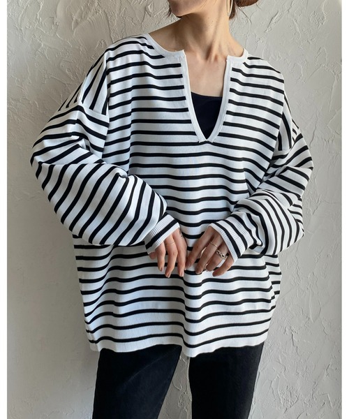 She's Closet(シーズクローゼット)の「ビッグシルエット深Vネックボーダー長袖プルオーバースポンディッシュニット(ニット/セーター・レディース・オフホワイト/ピンク/グリーン・FREE)」の9枚目の写真