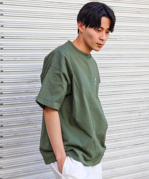 SPINNS（スピンズ）の「【ビッグシルエット】SHUT UPワンポイントロゴ Tシャツ（Tシャツ/カットソー・メンズ・ピンク系その他/カーキ/ホワイト/スミクロ/アッシュグレー・ONESIZE）」の18枚目の写真