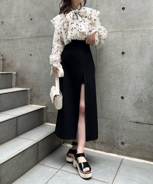 one after another NICE CLAUP（ワンアフターアナザーナイスクラップ）の「バックレースアップスリットスカート（スカート・レディース・ブラック/ブルー/ブルー系その他/アイボリー・FREE）」の6枚目の写真