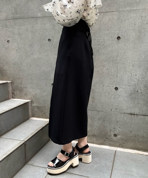 one after another NICE CLAUP（ワンアフターアナザーナイスクラップ）の「バックレースアップスリットスカート（スカート・レディース・ブラック/ブルー/ブルー系その他/アイボリー・FREE）」の9枚目の写真