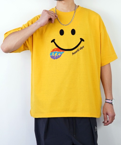 SMILEY FACE(スマイリーフェイス)の「【GROOVY STORE】SMILEY FACE サガラ刺繍Tシャツ(Tシャツ/カットソー・メンズ・インディゴブルー/ホワイト/ブラック/イエロー・L/LL/M)」の4枚目の写真