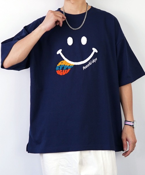 SMILEY FACE(スマイリーフェイス)の「【GROOVY STORE】SMILEY FACE サガラ刺繍Tシャツ(Tシャツ/カットソー・メンズ・インディゴブルー/ホワイト/ブラック/イエロー・L/LL/M)」の1枚目の写真